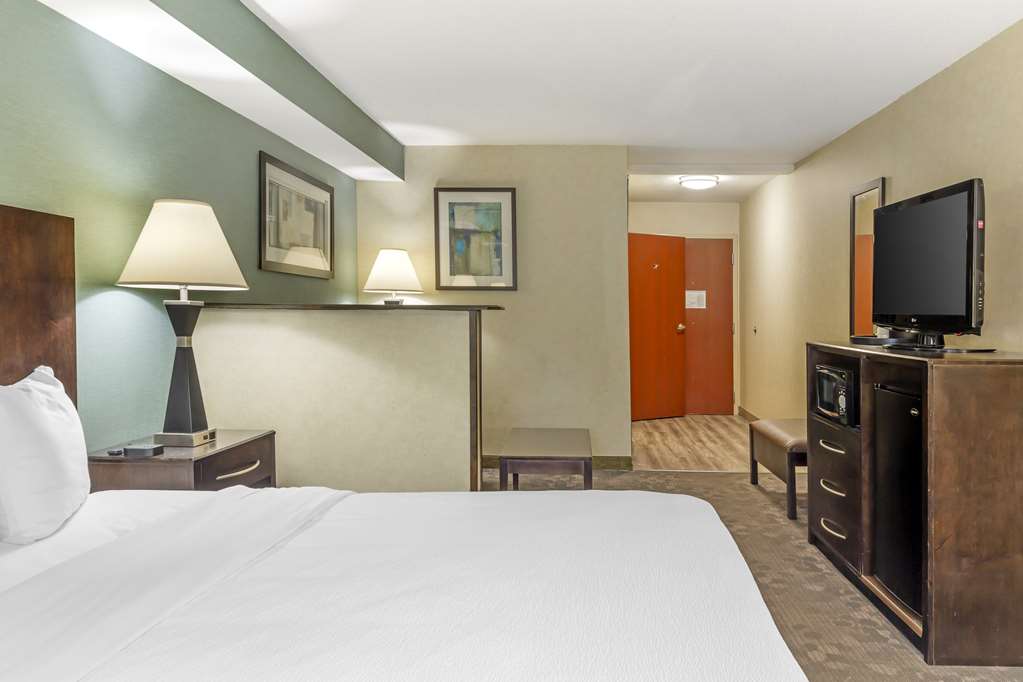 Фото Best Western Plus Berkshire Hills Inn & Suites
