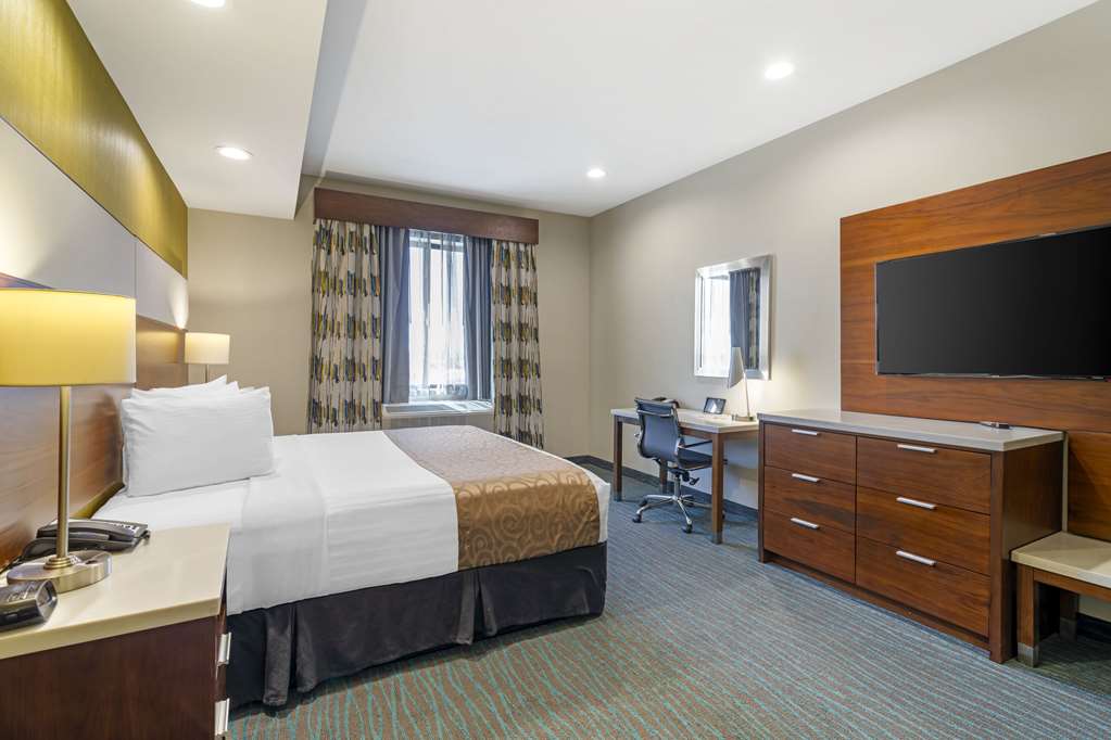 Фото Best Western Plus Gardena Inn & Suites