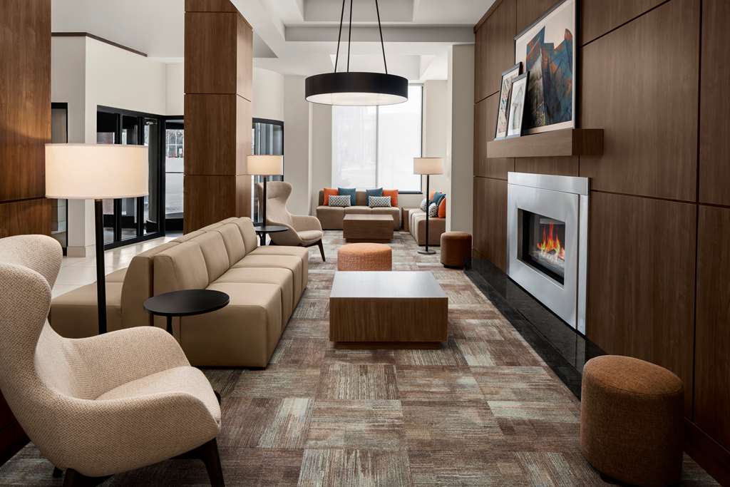 Фото Hilton Garden Inn Minneapolis Downtown