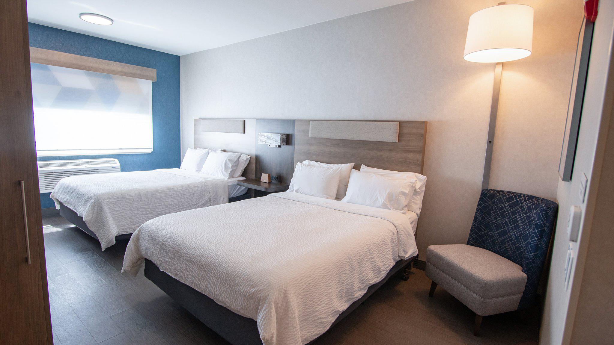 Фото Holiday Inn Express Oakdale, an Ihg Hotel