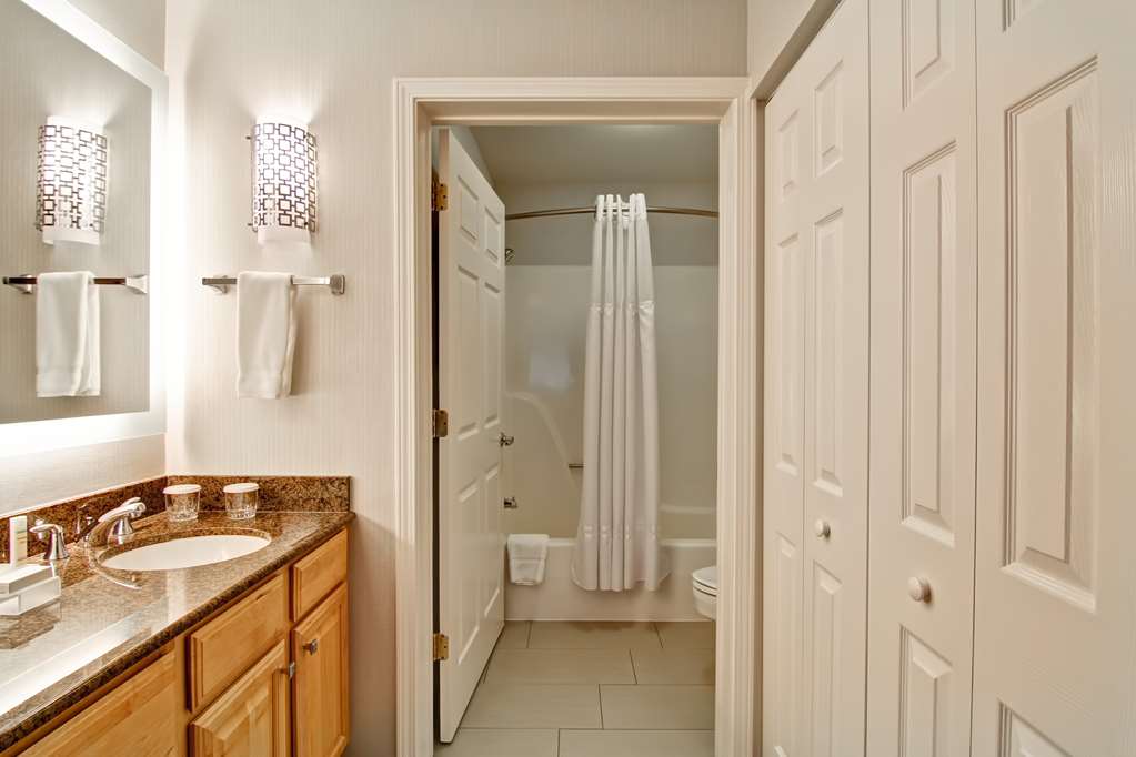 Фото Homewood Suites by Hilton Stratford