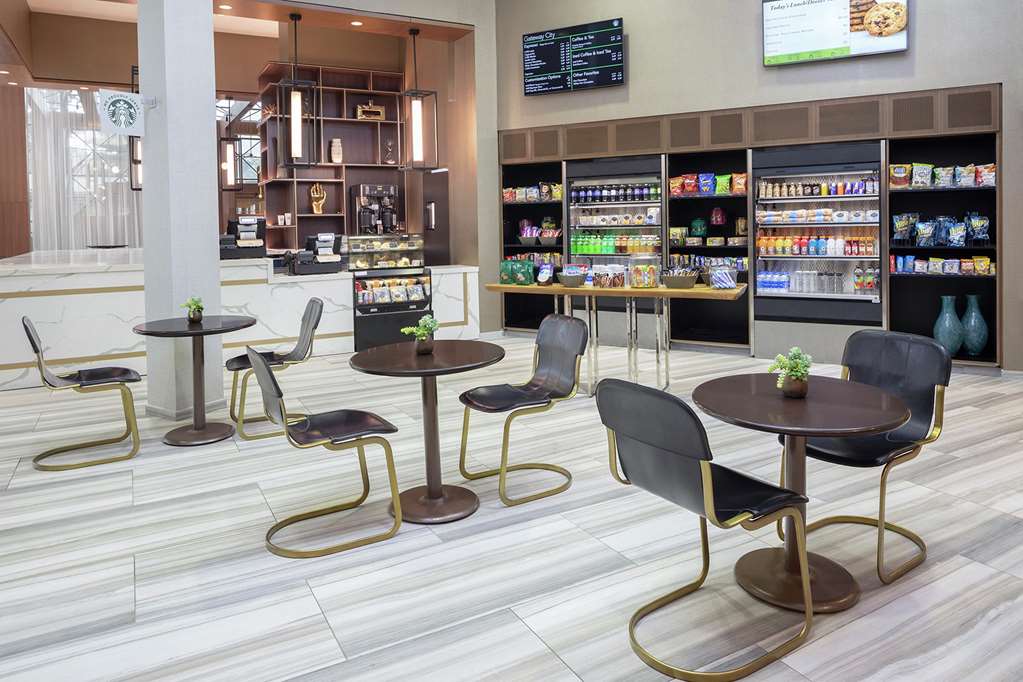 Фото DoubleTree by Hilton Hotel Newark Airport