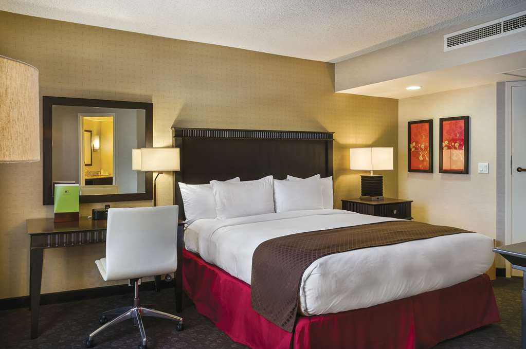 Фото DoubleTree by Hilton Hotel Los Angeles Downtown