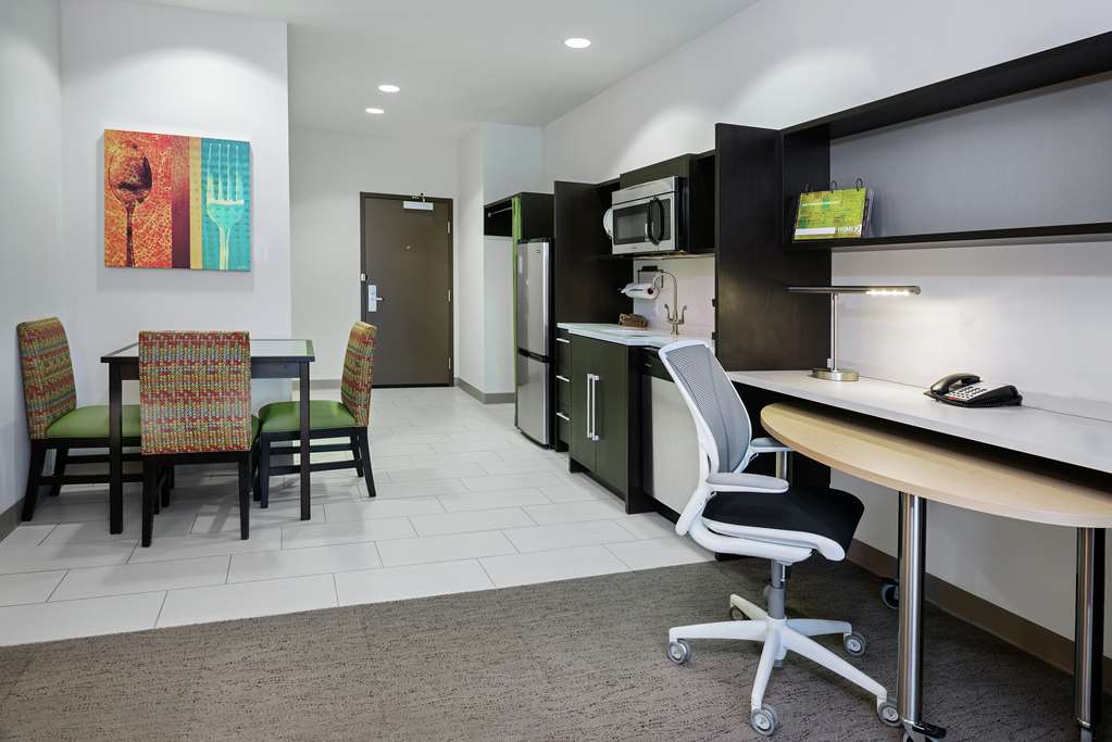 Фото Home2 Suites by Hilton Austin Airport