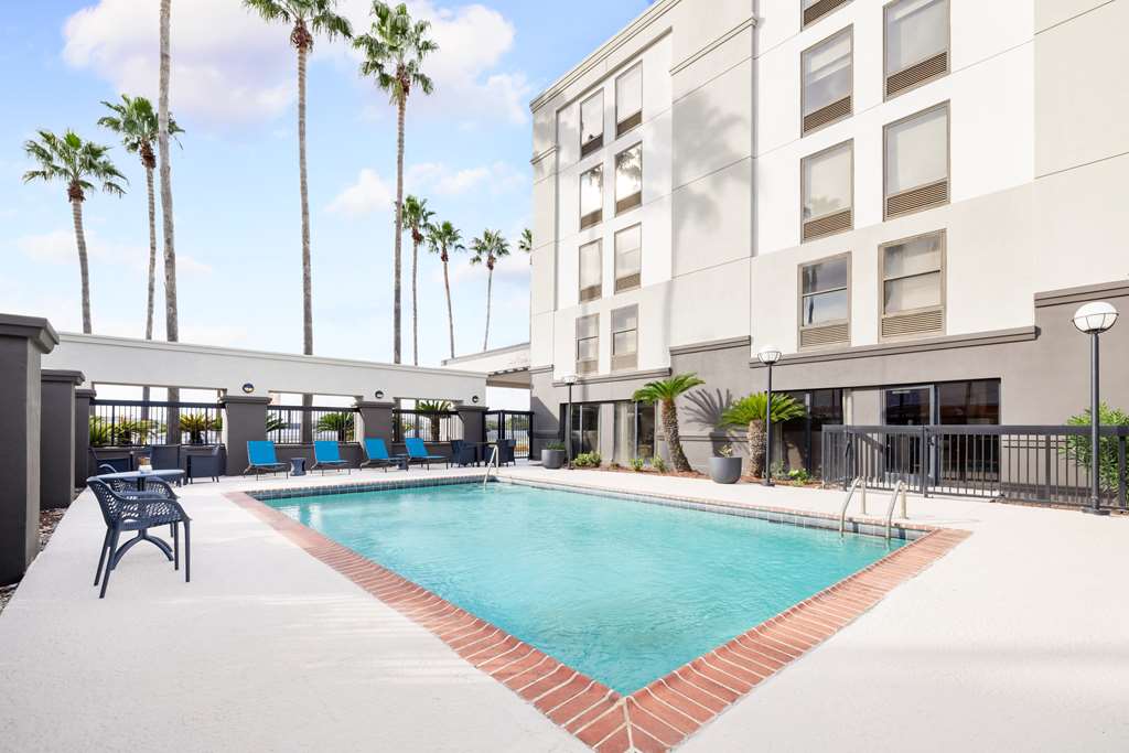 Фото Hampton Inn Laredo