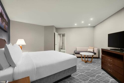 Гостиница Hilton Garden Inn Calgary Airport в Калгари