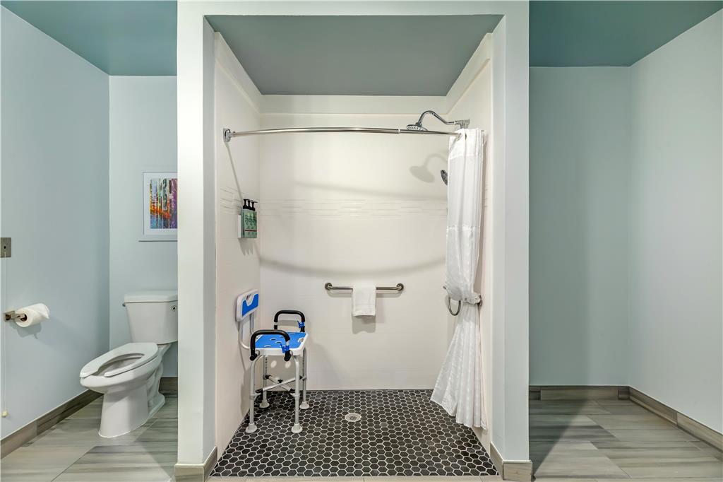Фото Manchester Inn and Suites