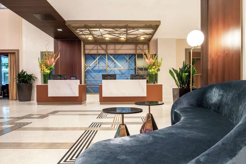 Фото Embassy Suites by Hilton Seattle Downtown Pioneer Square