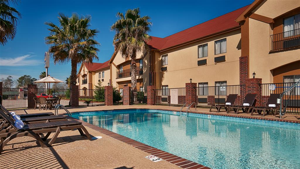 Фото Best Western Bayou Inn & Suites