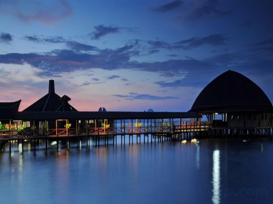 Фото Dragon Inn Floating Resort