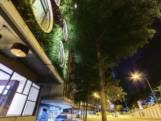 Фото Flora by Crossroads Hotel