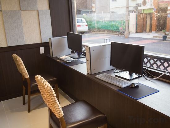 Фото Jeju Stay Hotel