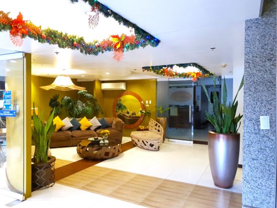 Фото Festive Hotel