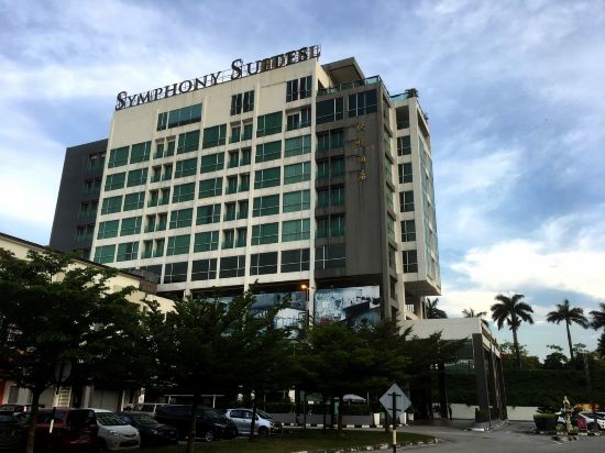 Фото Symphony Suites