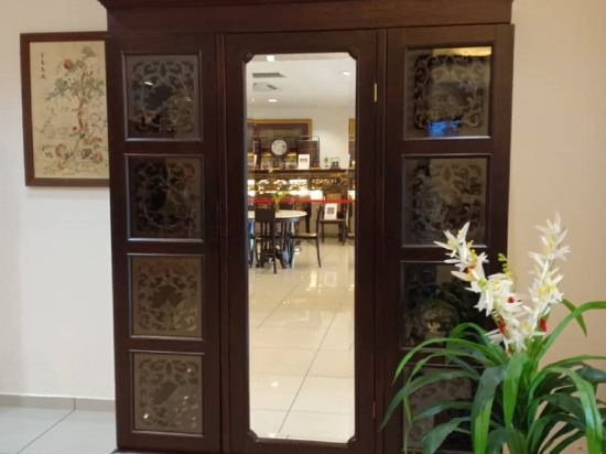 Фото 906 Riverside Hotel