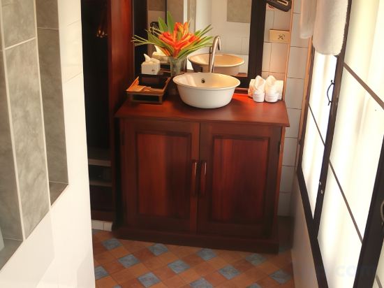 Фото Namkhan View Luangprabang Resort