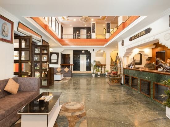 Фото Kathmandu Business Hotel