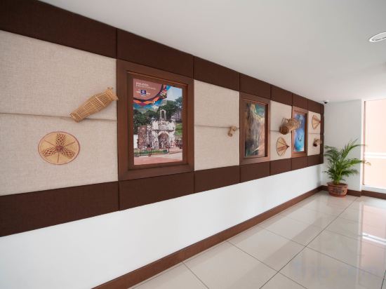 Фото Gaya Centre Hotel