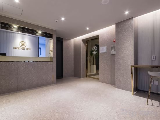 Фото Brown Dot Hotel Geoje