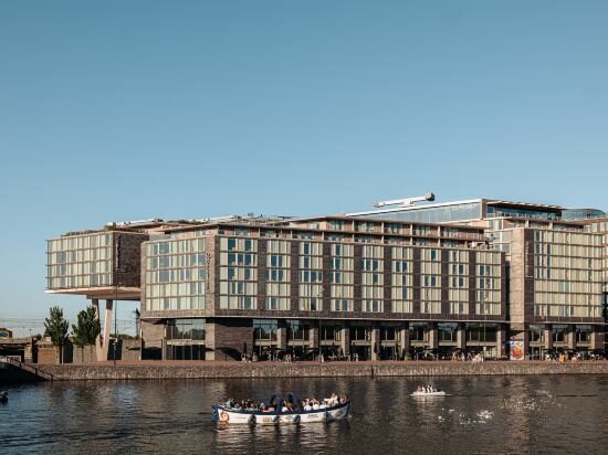 Фото DoubleTree by Hilton Amsterdam Centraal Station