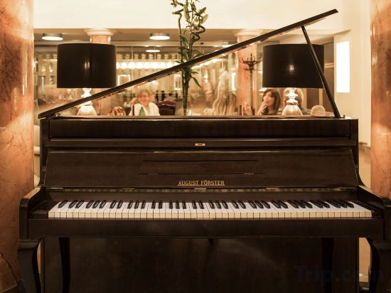 Фото Hotel Majestic