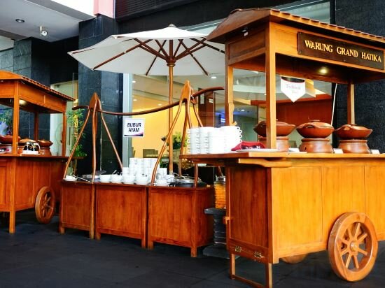 Фото Grand Hatika Hotel