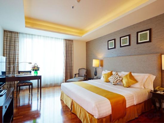 Фото The Duchess Hotel and Residences