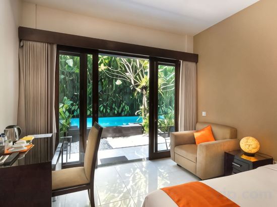 Фото The Pavilion Kuta