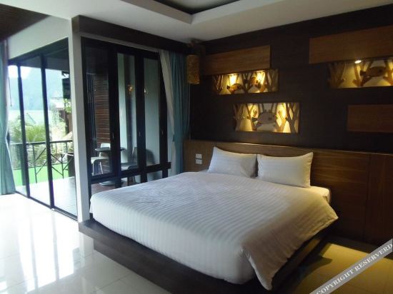 Фото Chaokoh Phi Phi Hotel & Resort