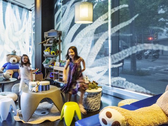 Фото Novotel Barcelona City