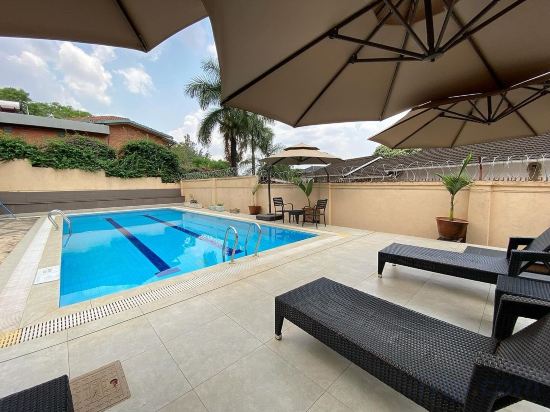 Фото Elizabeth Golf Apartment