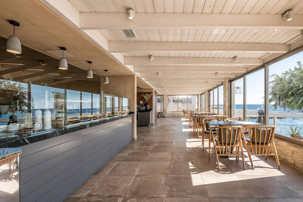 Фото Kakkos Beach Hotel - Adults Only