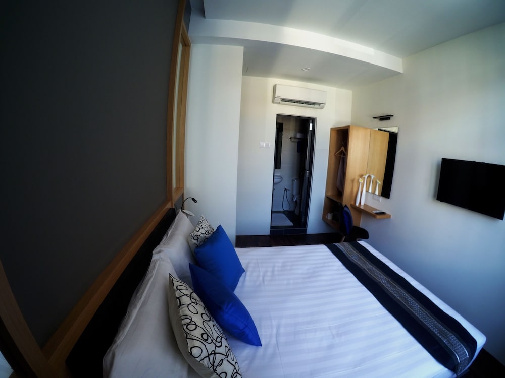 Фото B Street Hotel