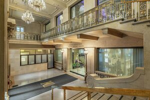 Гостиница One King West