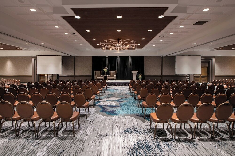 Фото Sheraton Oklahoma City Downtown Hotel