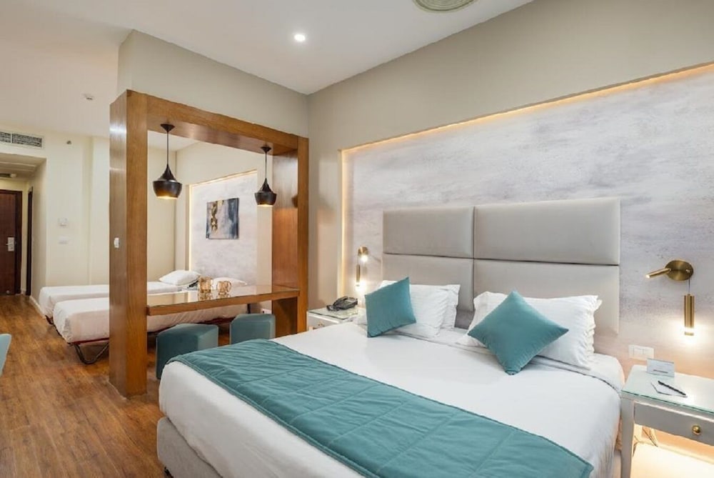 Фото Tolip Family Park Hotel