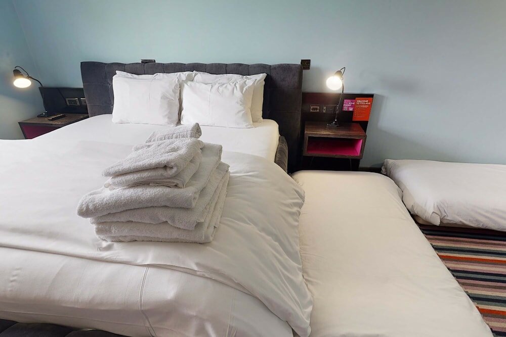 Фото Village Hotel Bournemouth