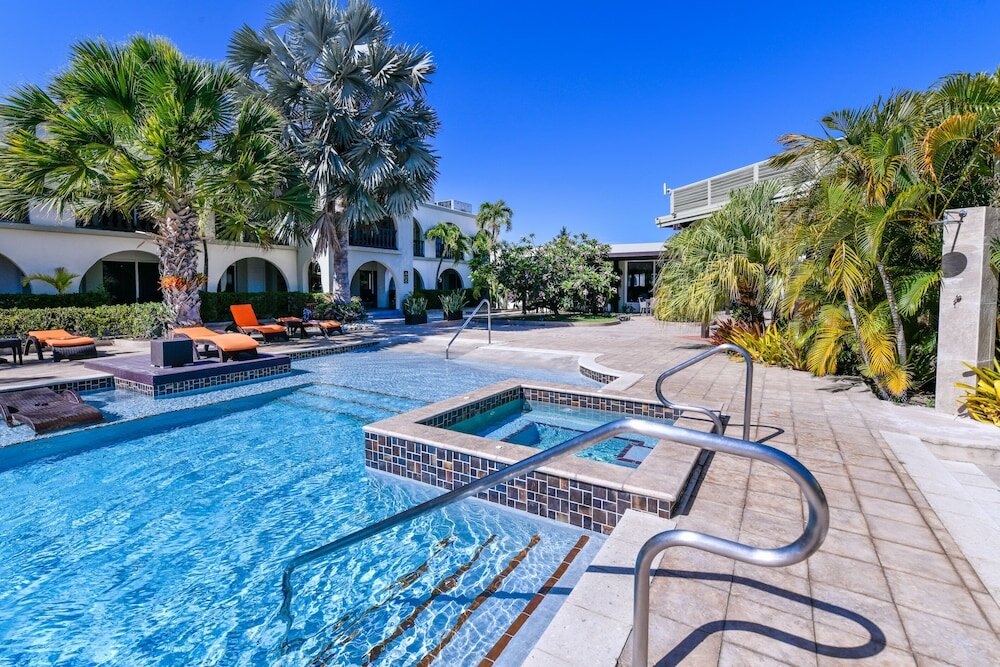 Фото Talk of the Town Hotel and Beach Club