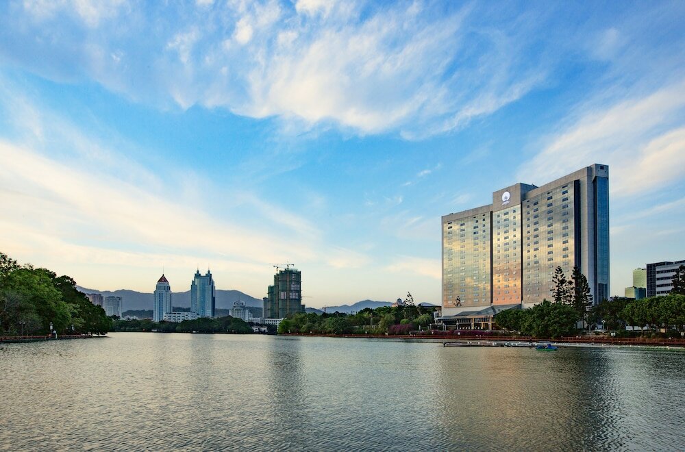 Фото Fuzhou Lakeside Hotel