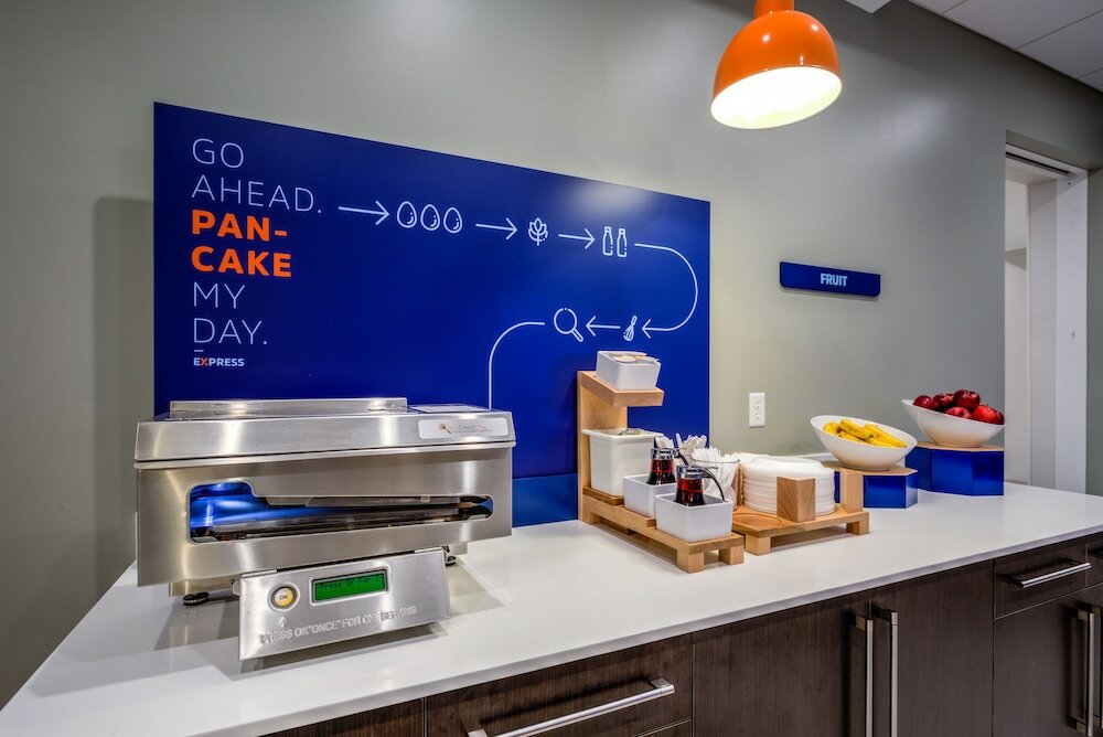 Фото Holiday Inn Express & Suites Reedsville - State Coll Area, an Ihg Hotel