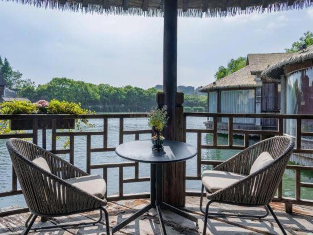 Фото Dockside Boutique Hotel