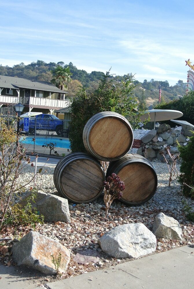 Фото Vino Inn & Suites