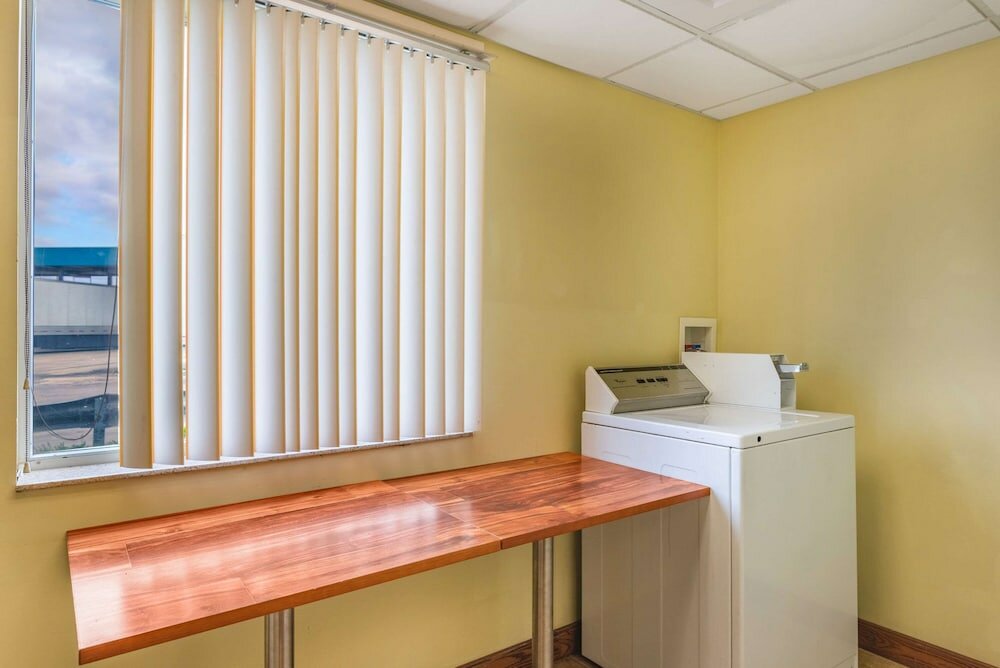 Фото Econo Lodge Inn & Suites Pritchard Road North Little Rock