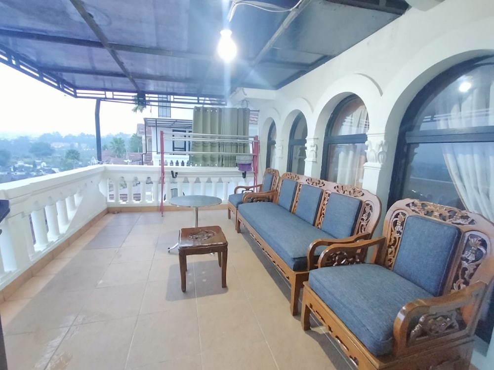 Фото Villa Kota Bunga Aster