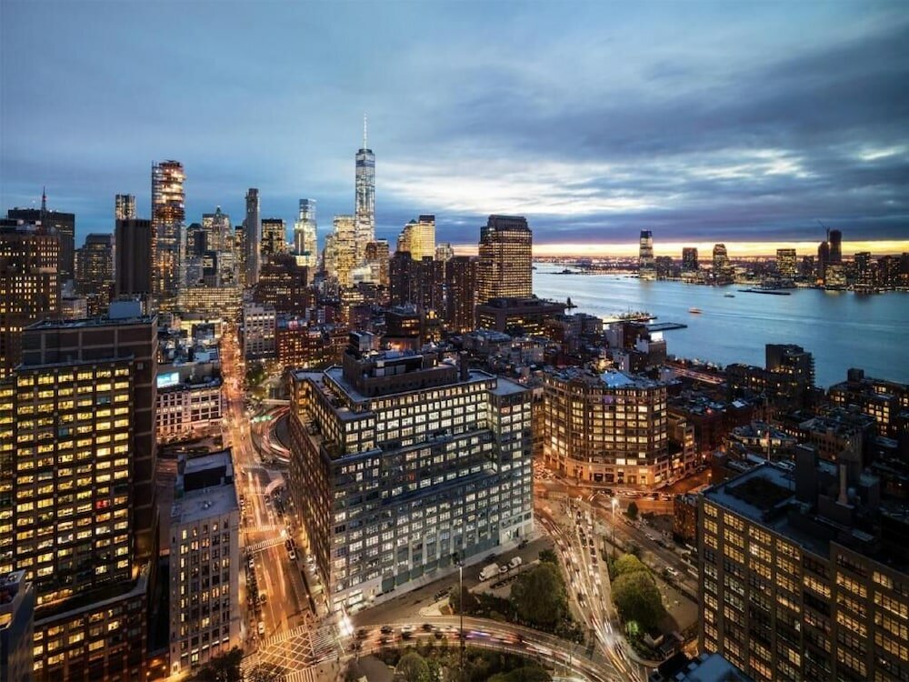 Фото The Dominick