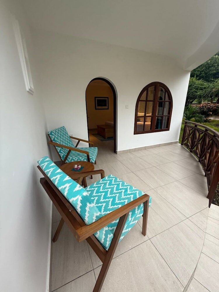 Фото Neptune Paradise Beach Resort & SPA