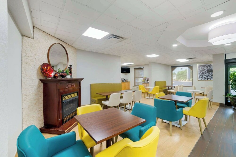 Фото Comfort Inn Asheville Airport