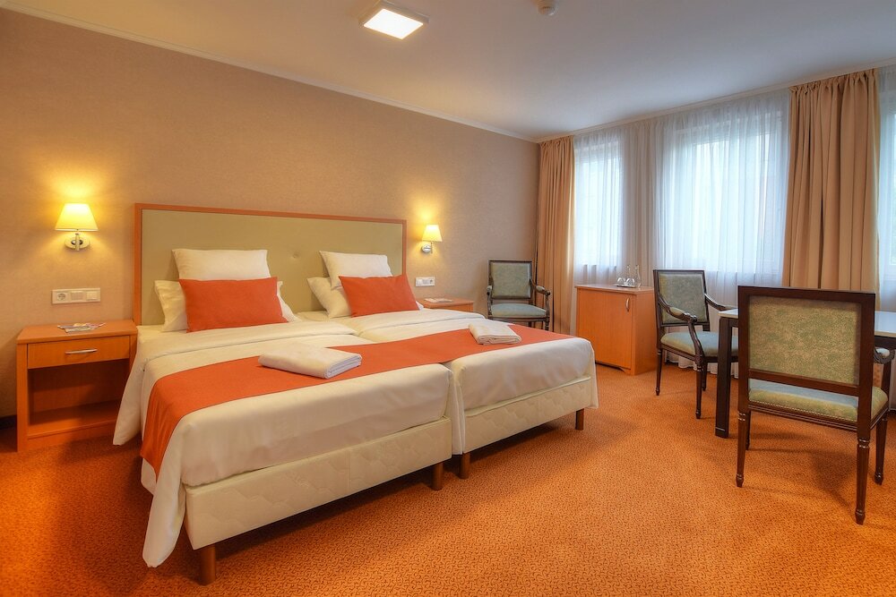 Фото отеля 2