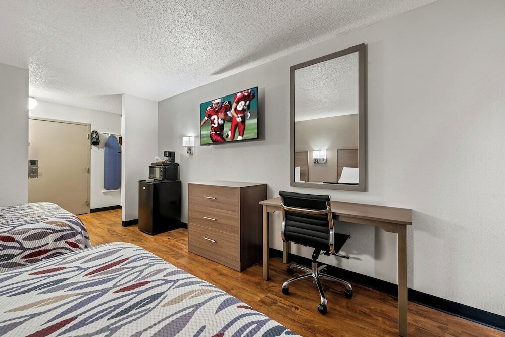 Фото Red Roof Inn Charlotte - University