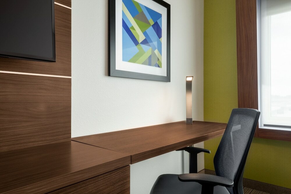 Фото Holiday Inn Express & Suites West Des Moines - Jordan Creek, an Ihg Hotel